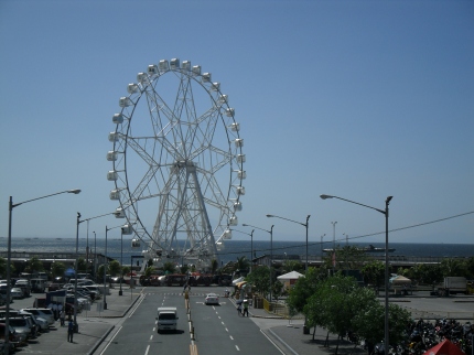 the largest ferris wheel in the Philippines